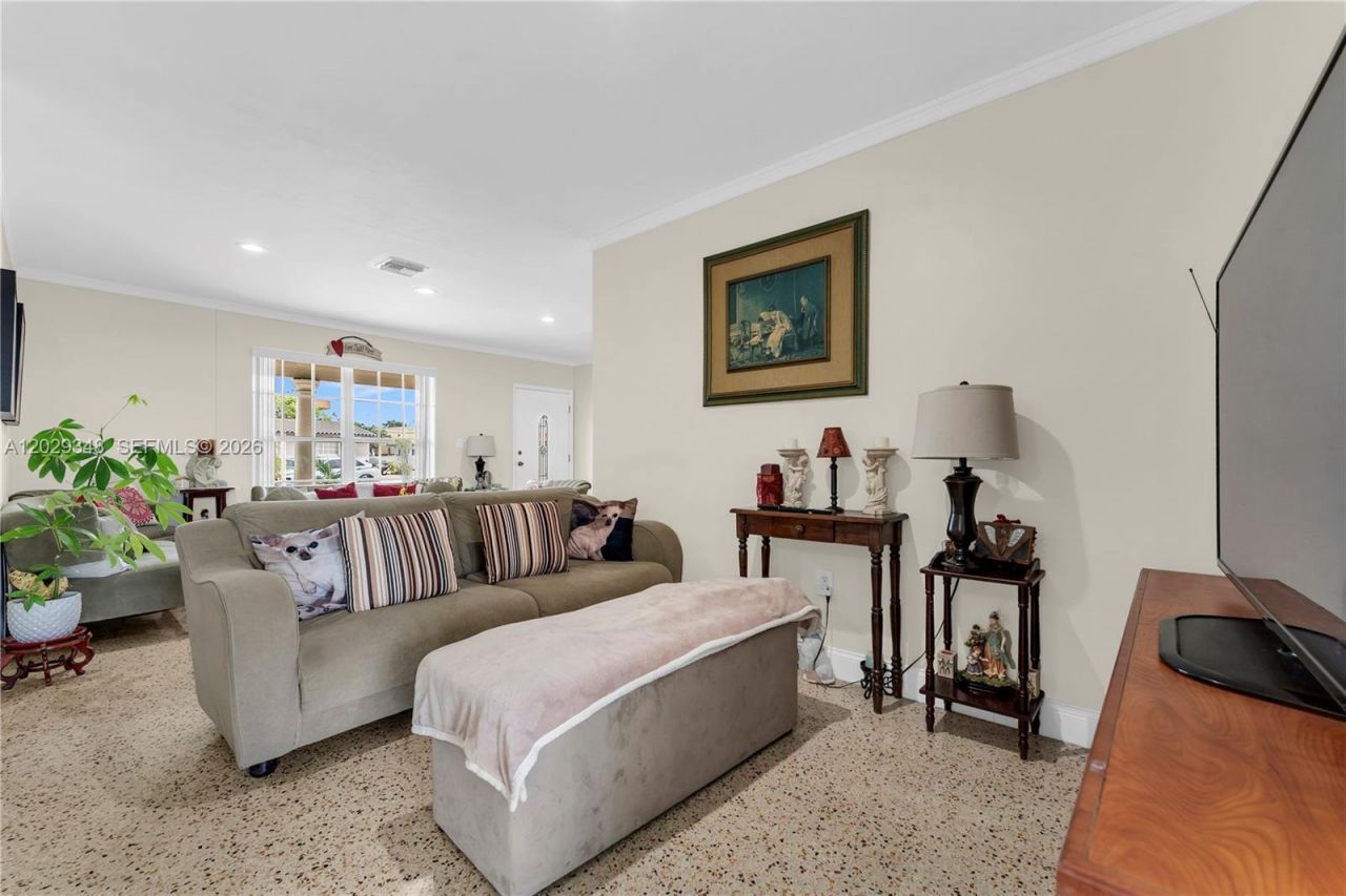 884 W 72nd Pl , Hialeah, FL 33014 Photo
