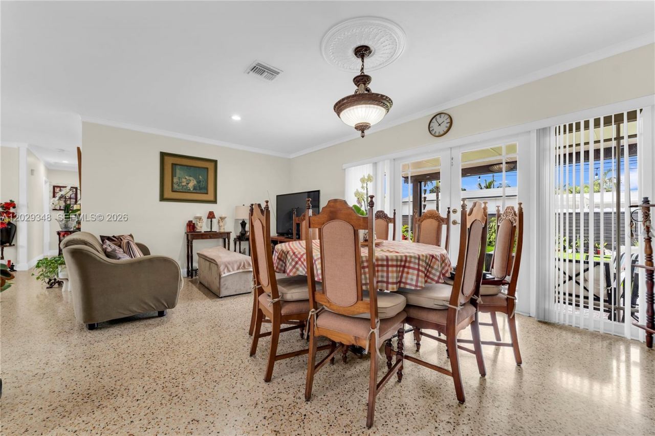884 W 72nd Pl , Hialeah, FL 33014 Photo