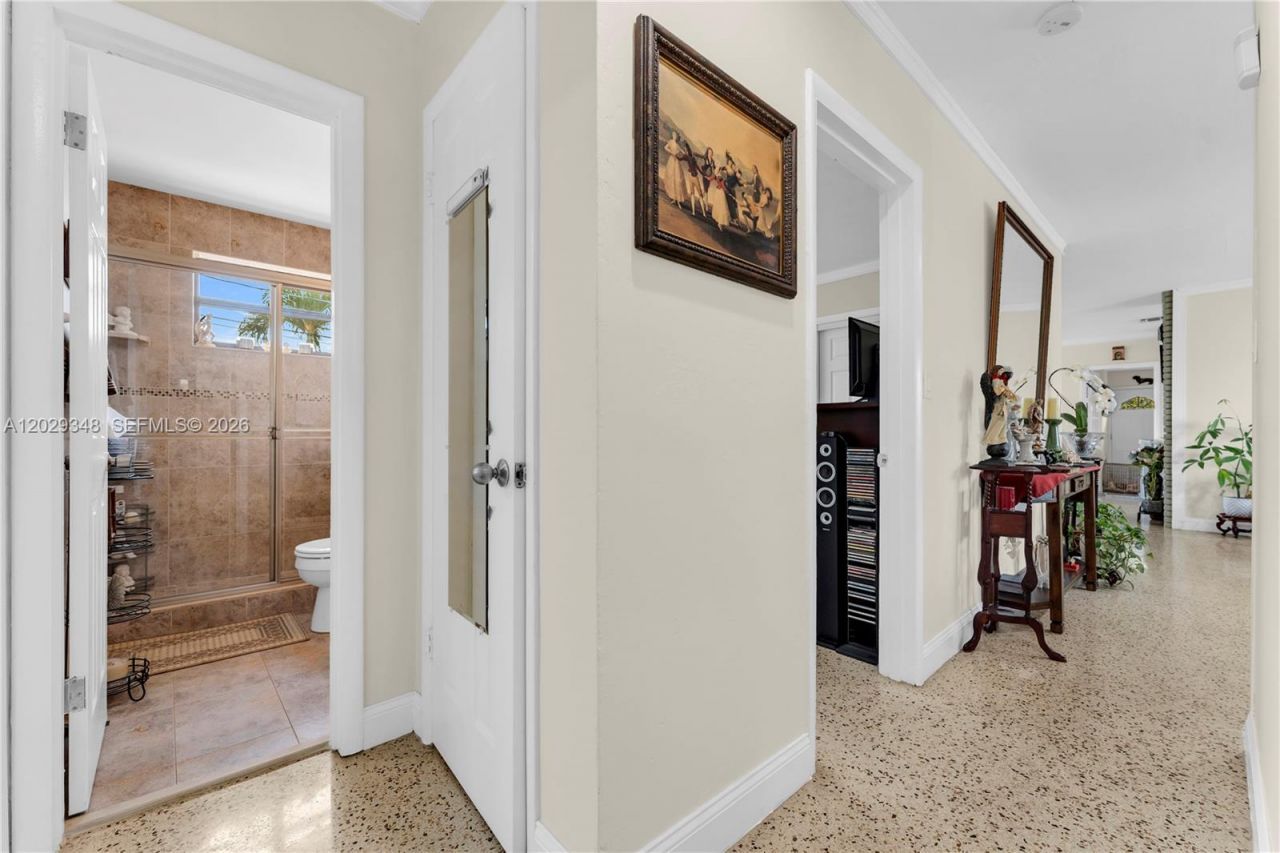 884 W 72nd Pl , Hialeah, FL 33014 Photo