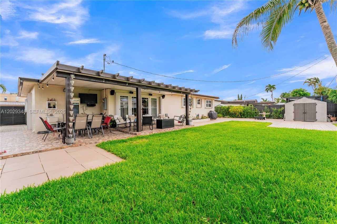 884 W 72nd Pl , Hialeah, FL 33014 Photo