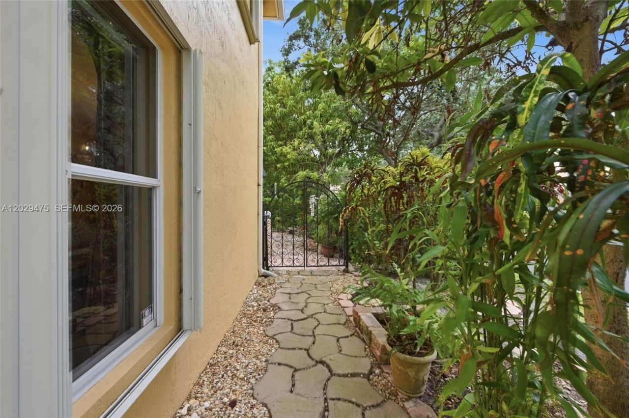 4909 NW 115th Way , Coral Springs, FL 33076 Photo