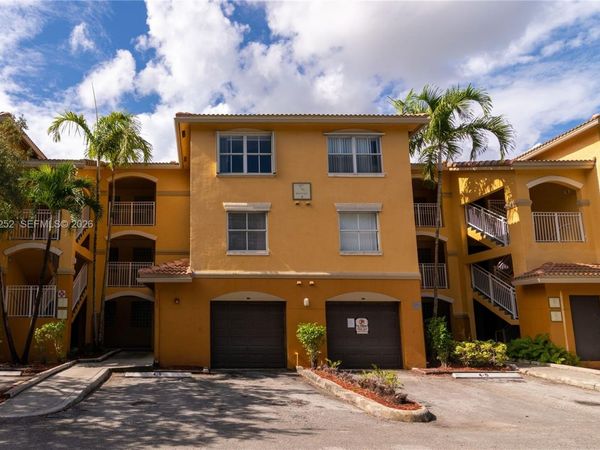9650 NW 2nd St , Unit 4-304, Pembroke Pines, FL 33024