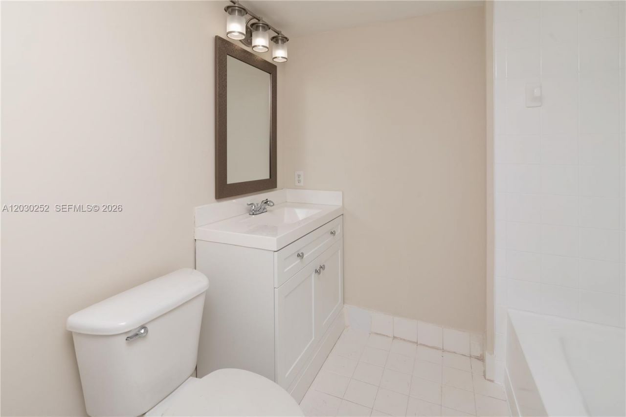 9650 NW 2nd St , Unit 4-304, Pembroke Pines, FL 33024 Photo