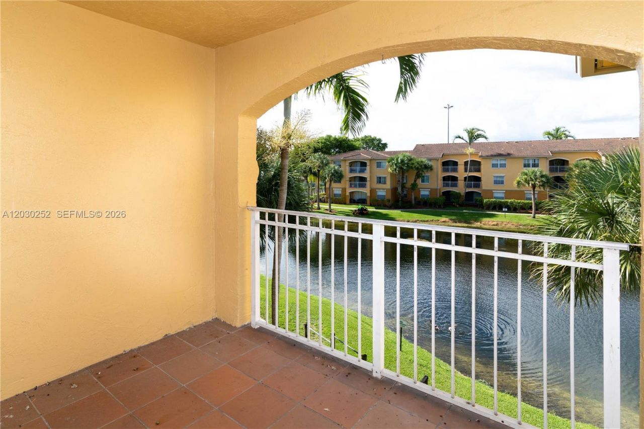 9650 NW 2nd St , Unit 4-304, Pembroke Pines, FL 33024 Photo