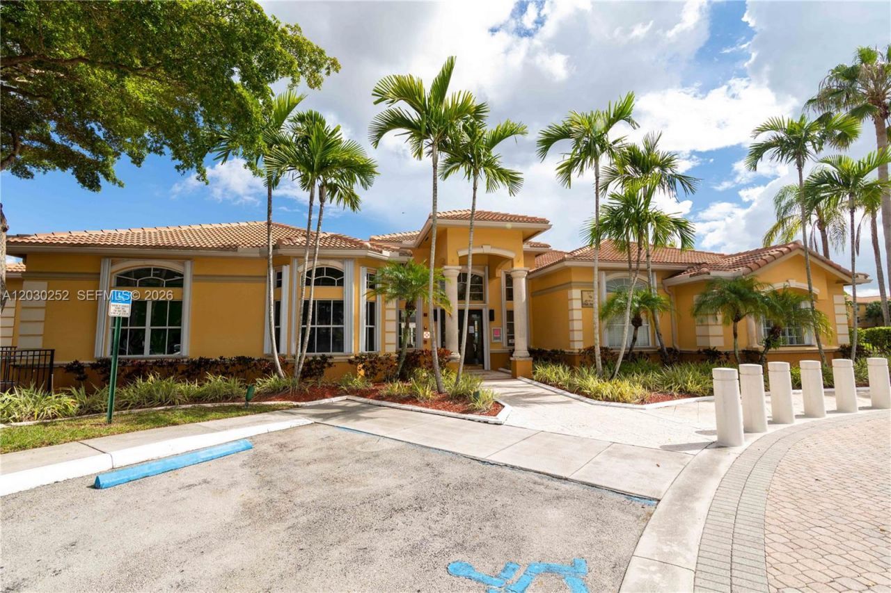 9650 NW 2nd St , Unit 4-304, Pembroke Pines, FL 33024 Photo