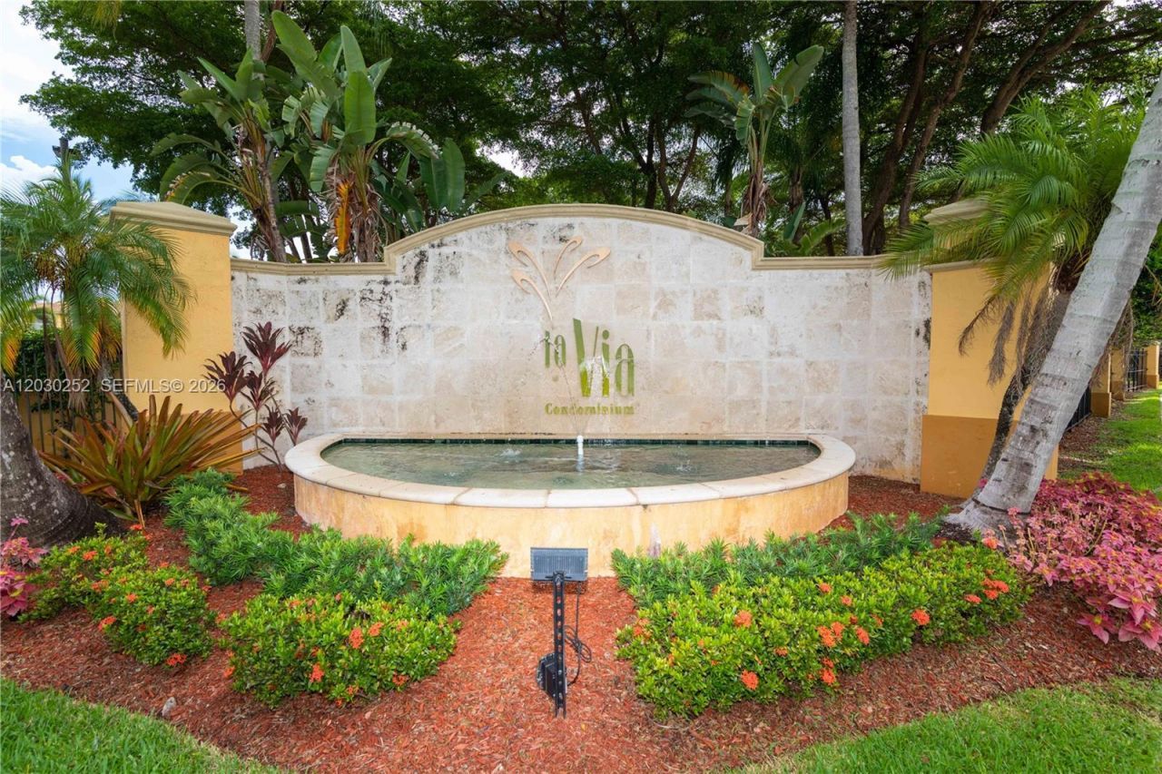 9650 NW 2nd St , Unit 4-304, Pembroke Pines, FL 33024 Photo