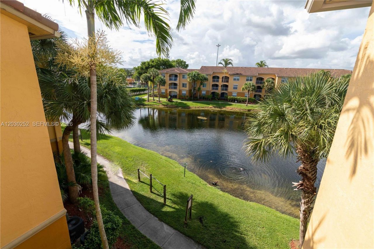 9650 NW 2nd St , Unit 4-304, Pembroke Pines, FL 33024 Photo