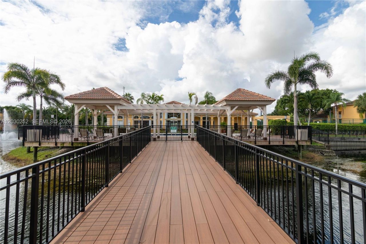 9650 NW 2nd St , Unit 4-304, Pembroke Pines, FL 33024 Photo