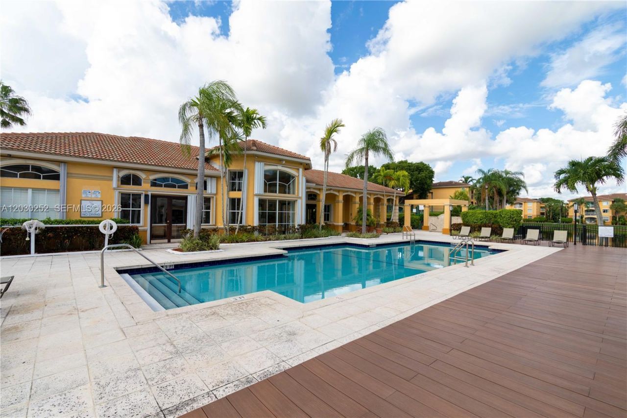 9650 NW 2nd St , Unit 4-304, Pembroke Pines, FL 33024 Photo