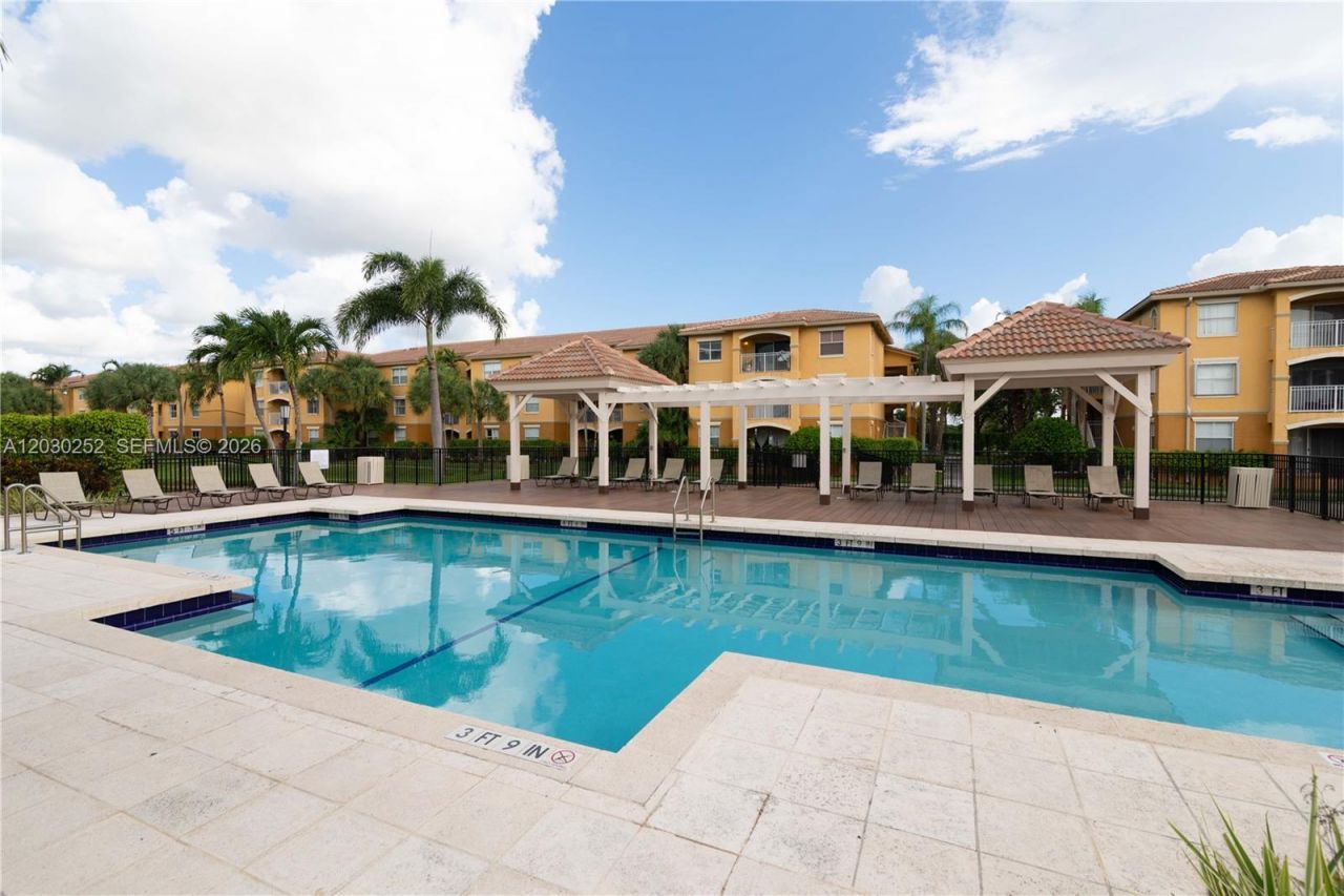 9650 NW 2nd St , Unit 4-304, Pembroke Pines, FL 33024 Photo