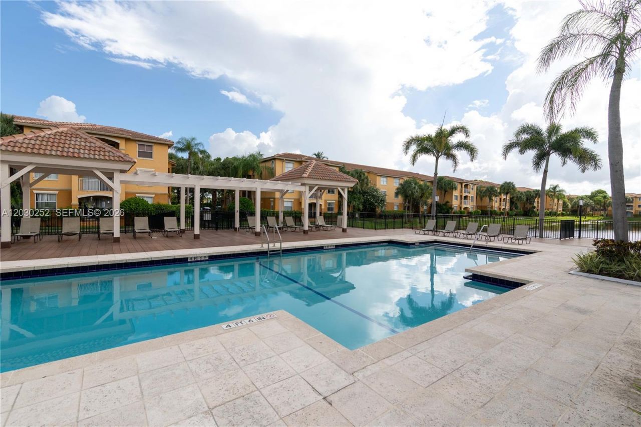 9650 NW 2nd St , Unit 4-304, Pembroke Pines, FL 33024 Photo