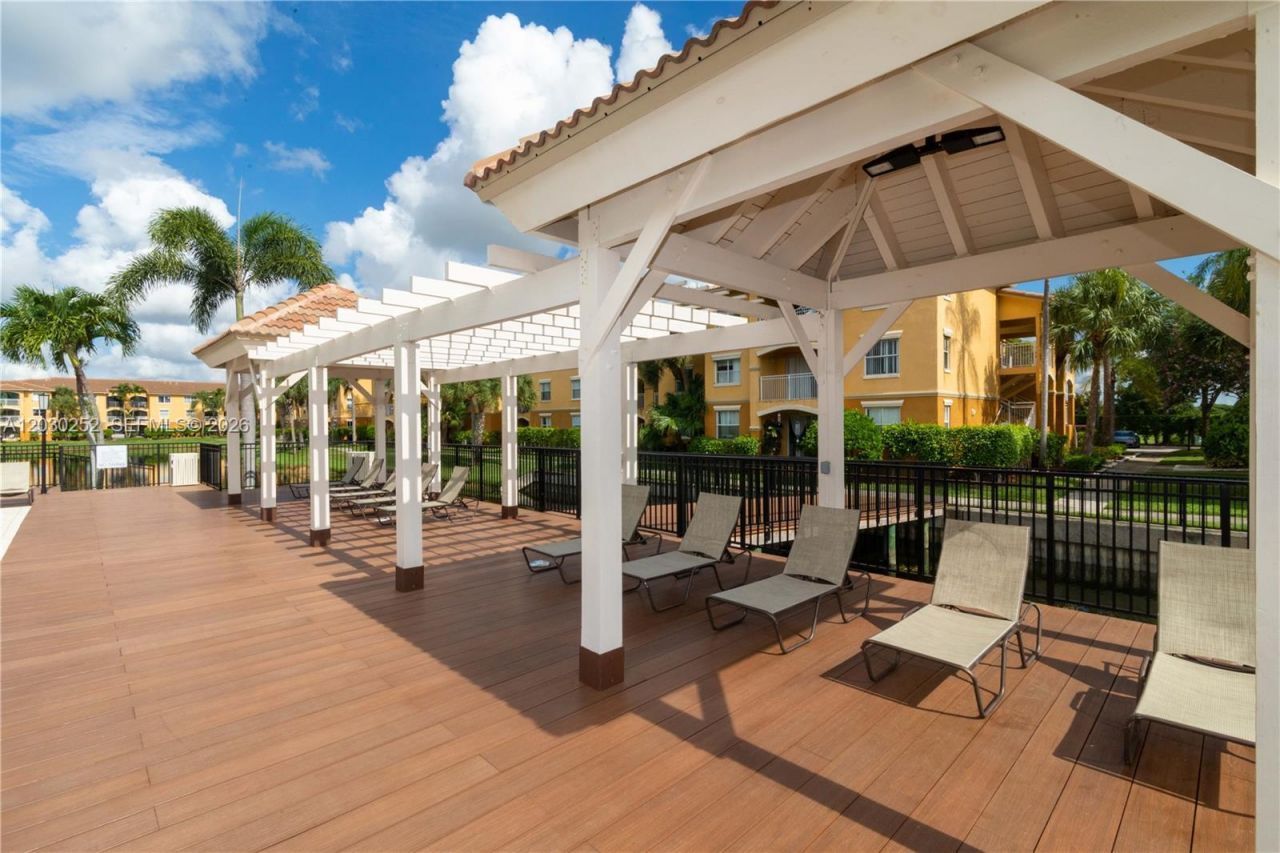 9650 NW 2nd St , Unit 4-304, Pembroke Pines, FL 33024 Photo