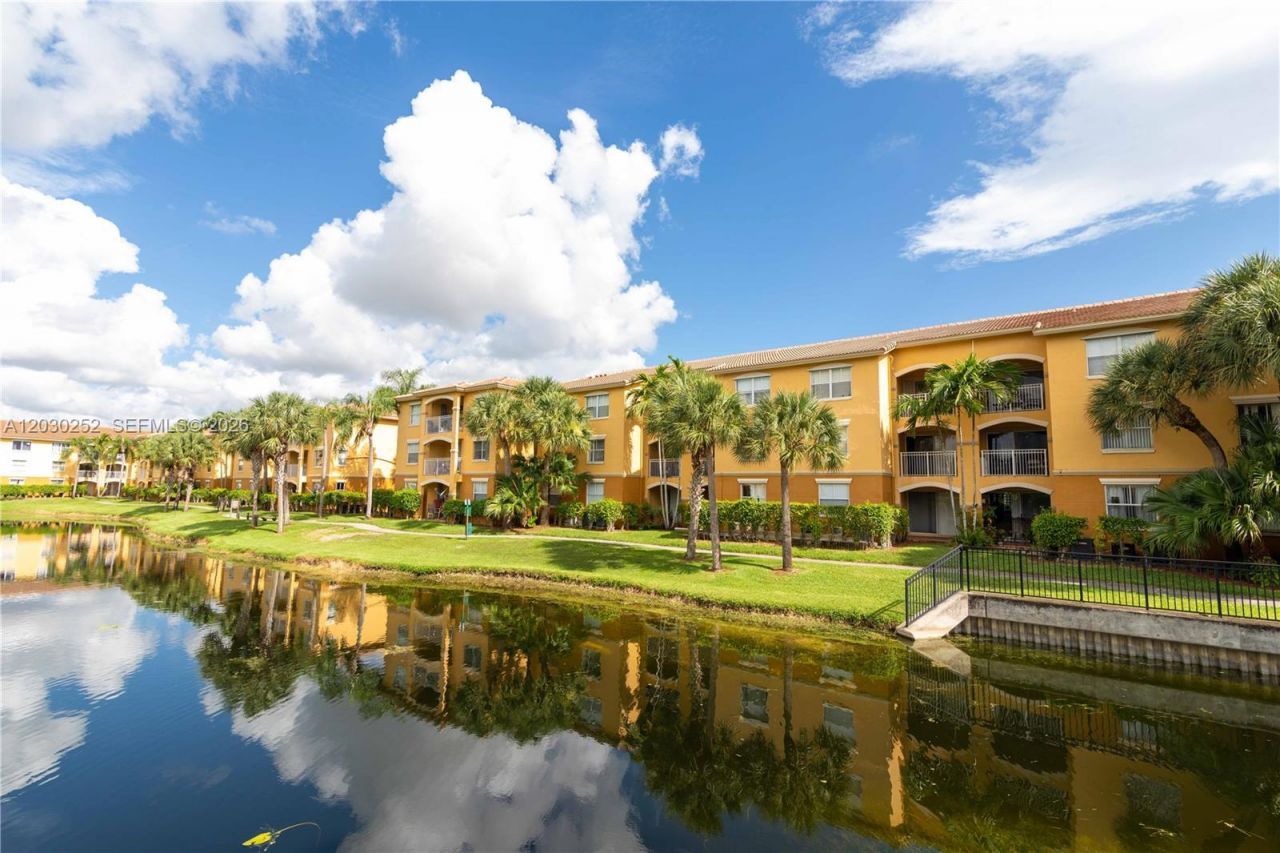 9650 NW 2nd St , Unit 4-304, Pembroke Pines, FL 33024 Photo
