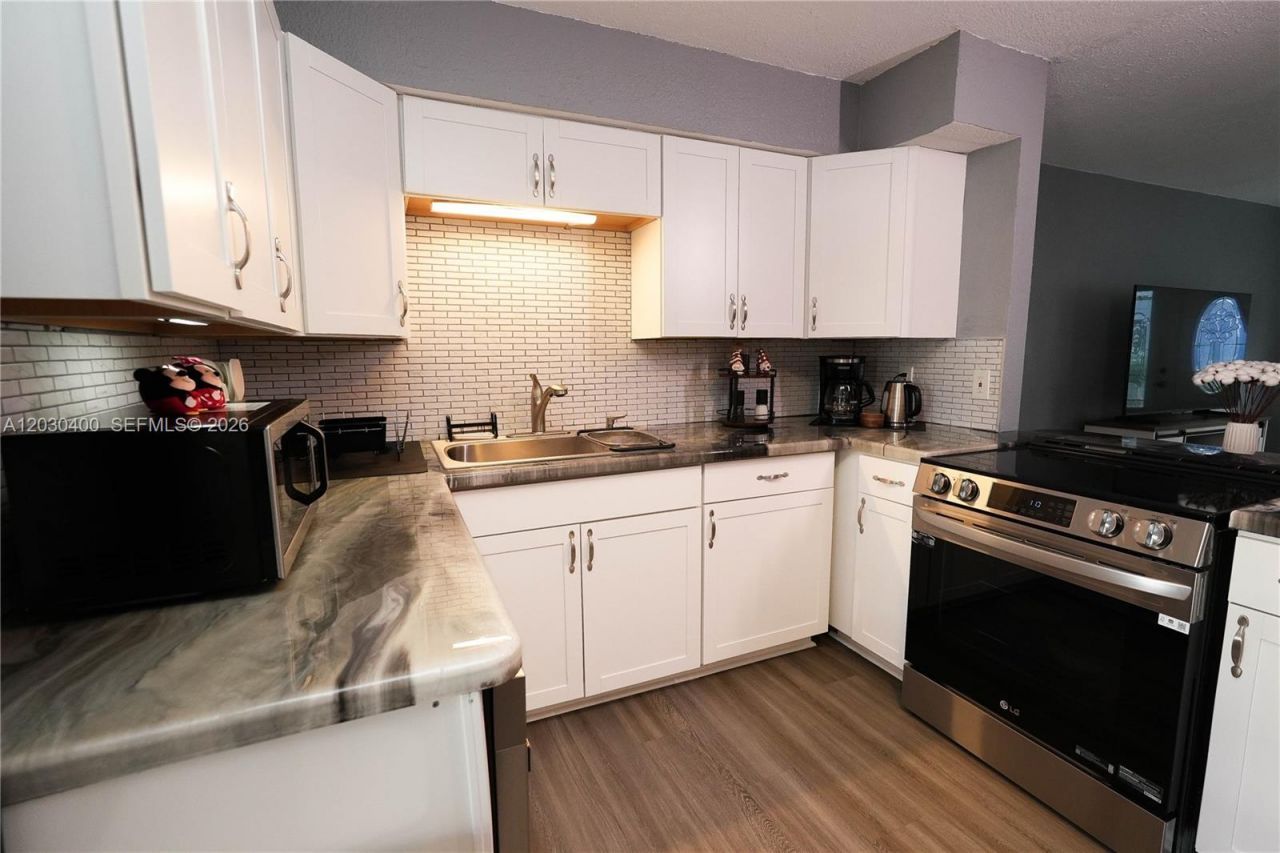 742 Granada St , Unit A, Fort Pierce, FL 34949 Photo