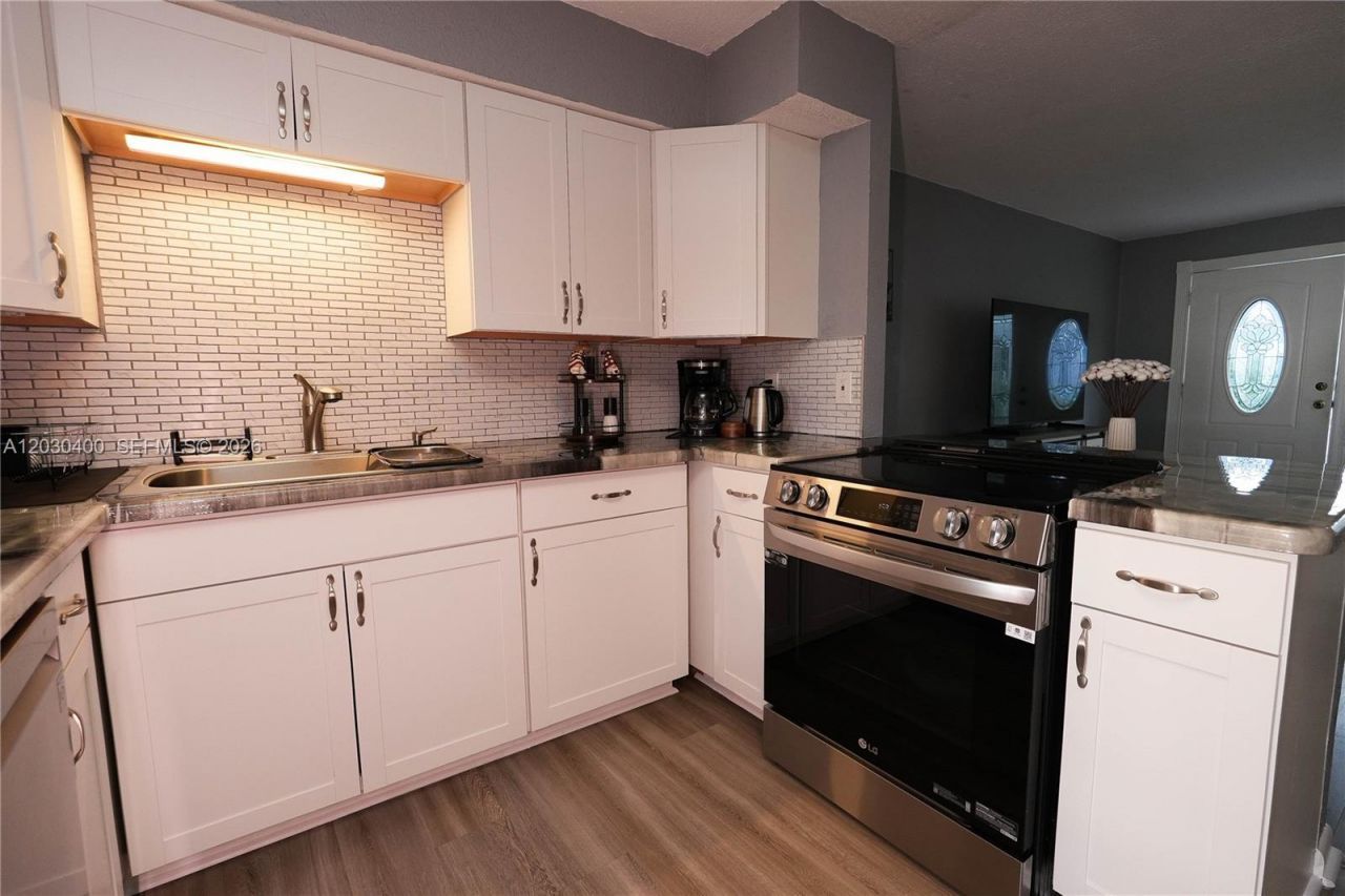742 Granada St , Unit A, Fort Pierce, FL 34949 Photo