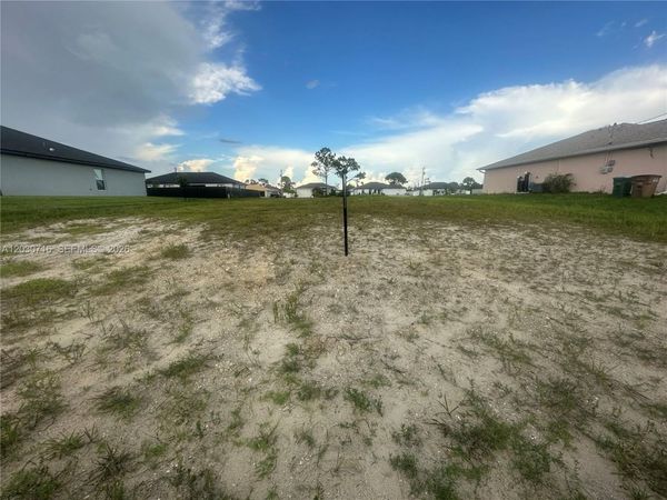 2911 El Dorado Blvd N , Cape Coral, FL 33993