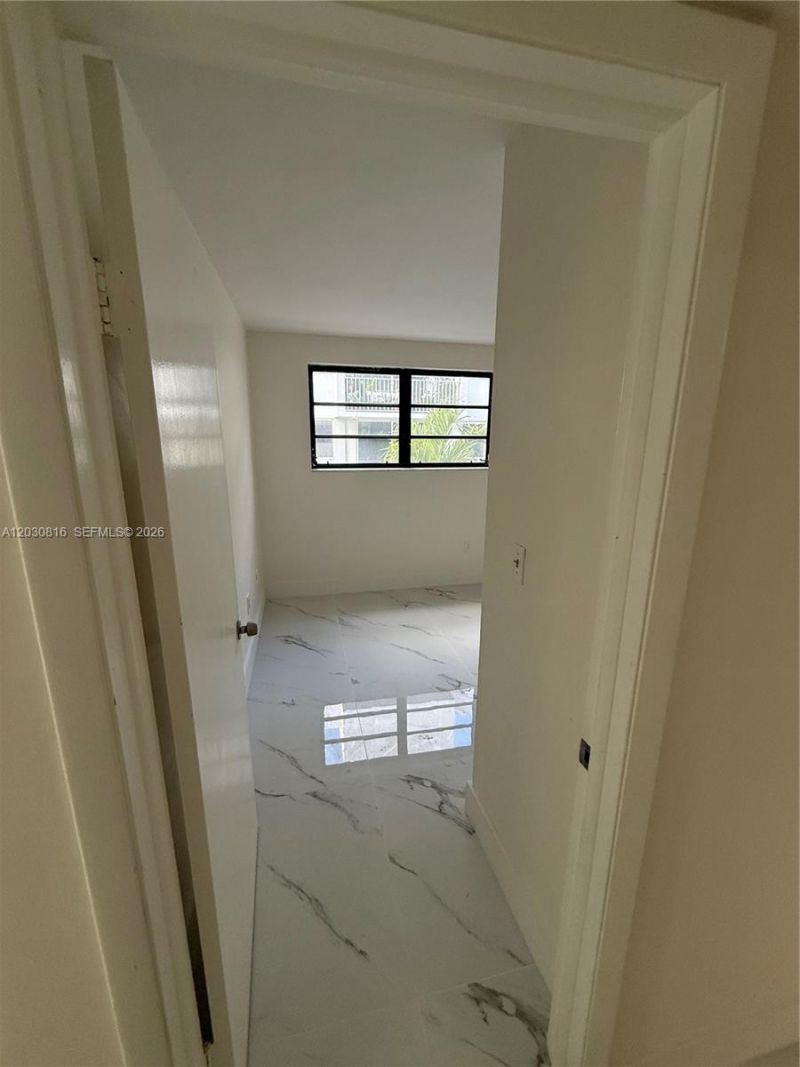 1673 Bay Rd , Unit 306, Miami Beach, FL 33139 Photo