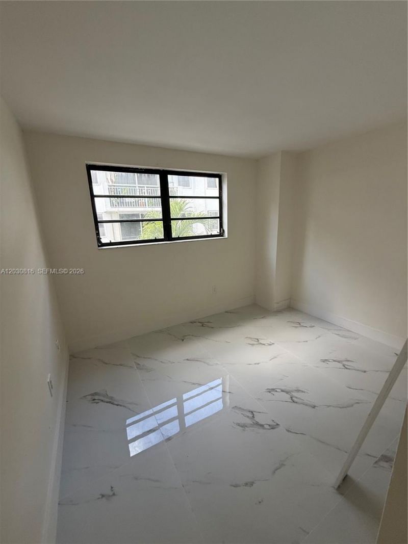 1673 Bay Rd , Unit 306, Miami Beach, FL 33139 Photo