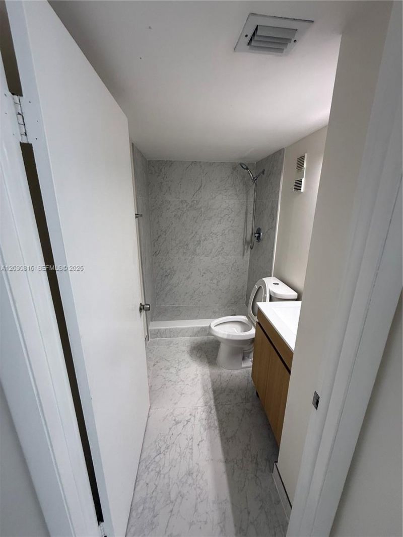 1673 Bay Rd , Unit 306, Miami Beach, FL 33139 Photo