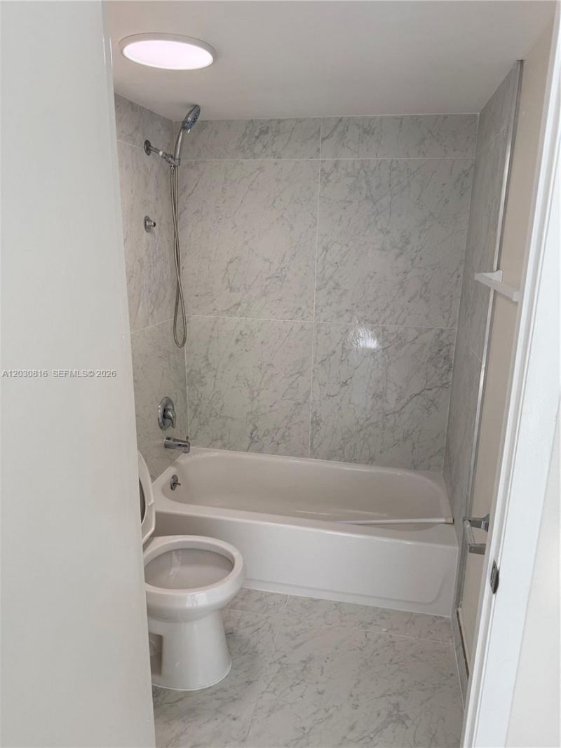 1673 Bay Rd , Unit 306, Miami Beach, FL 33139 Photo