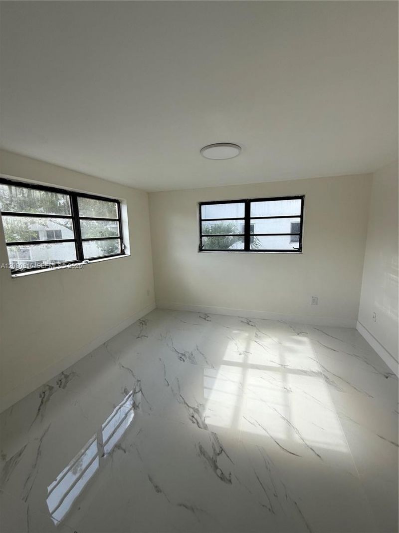 1673 Bay Rd , Unit 306, Miami Beach, FL 33139 Photo