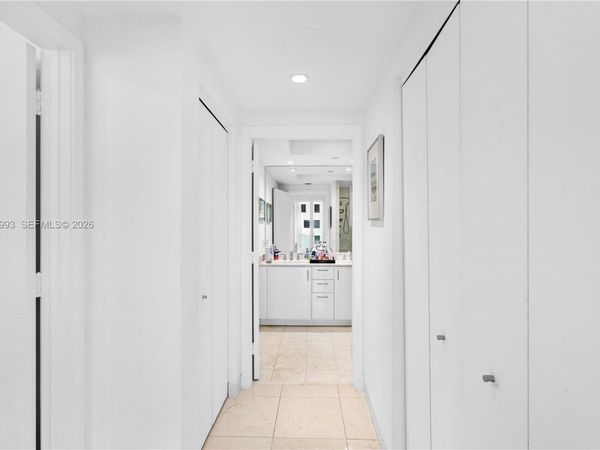 1331 BRICKELL BAY DR, Unit 1004, Miami, FL 33131