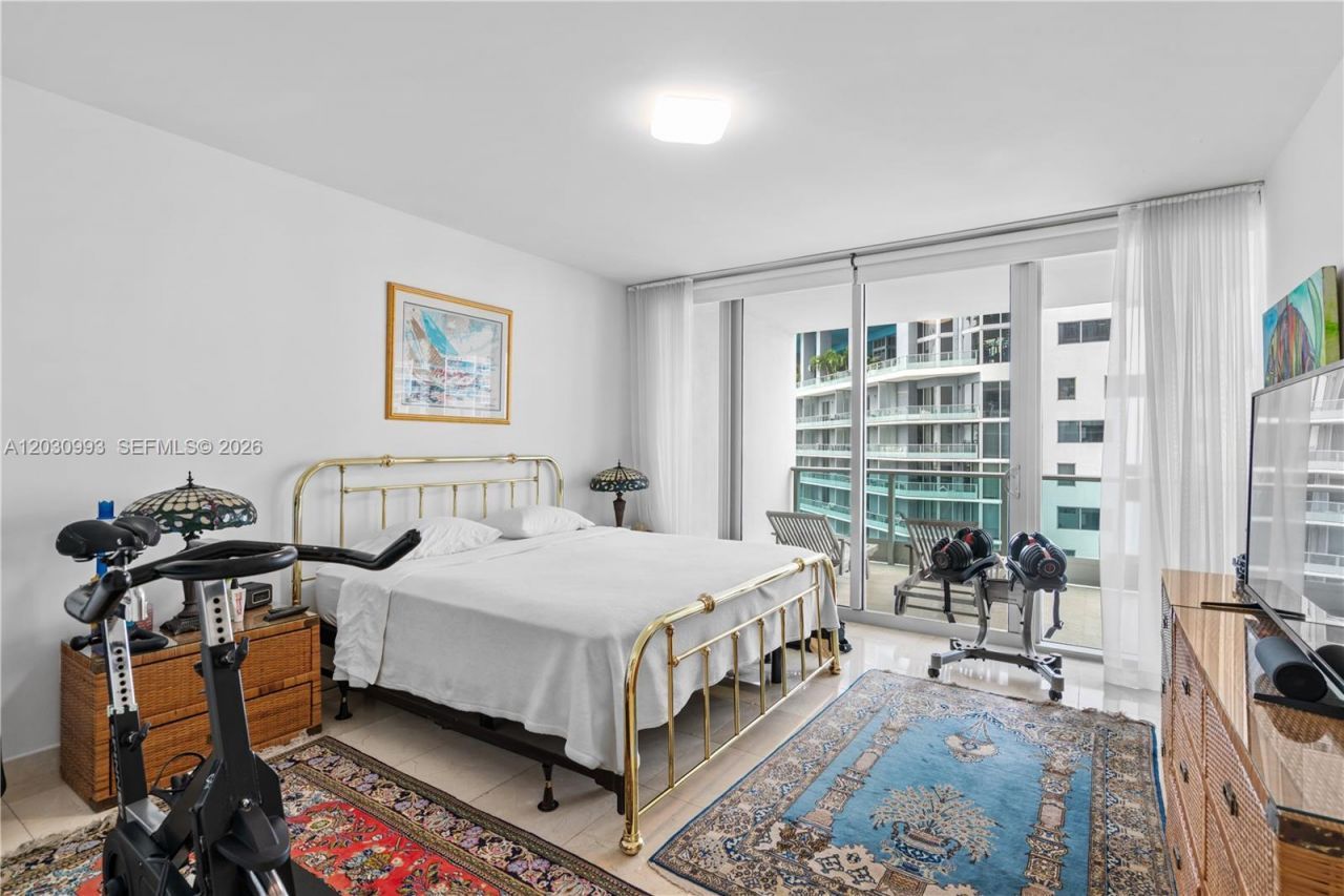1331 Brickell Bay Dr, Unit 1004, Miami, FL 33131 Photo