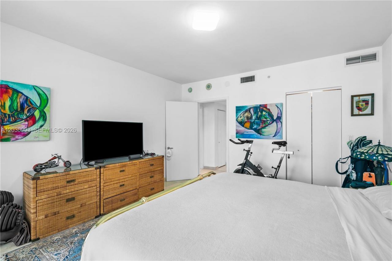 1331 Brickell Bay Dr, Unit 1004, Miami, FL 33131 Photo