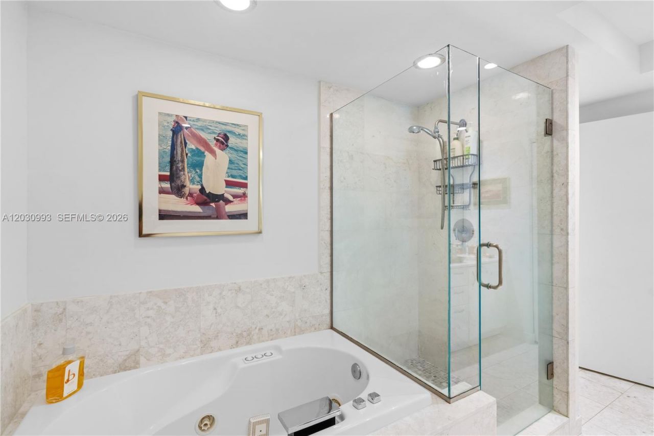 1331 Brickell Bay Dr, Unit 1004, Miami, FL 33131 Photo