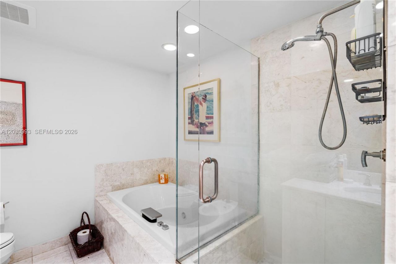 1331 Brickell Bay Dr, Unit 1004, Miami, FL 33131 Photo