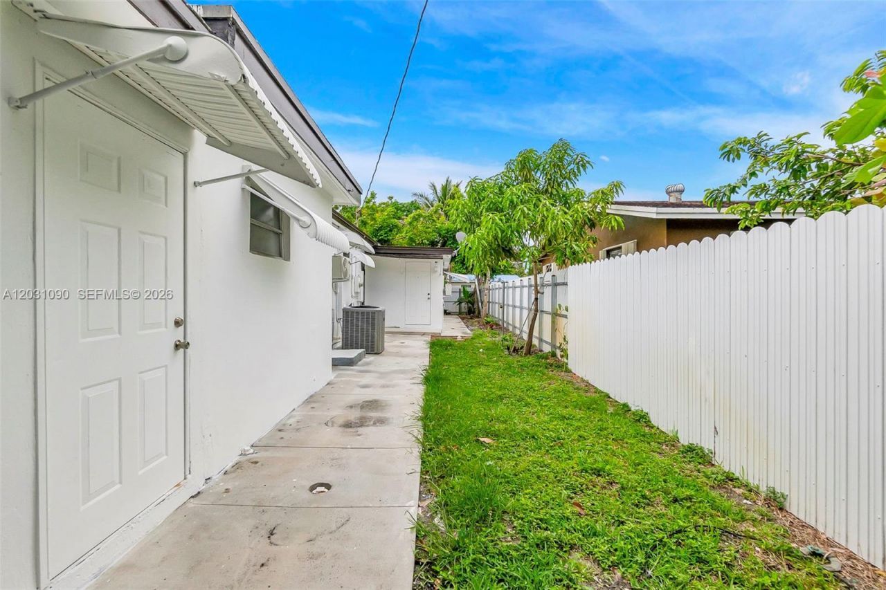 6101 SW 24th St , Unit 4, Miramar, FL 33023 Photo