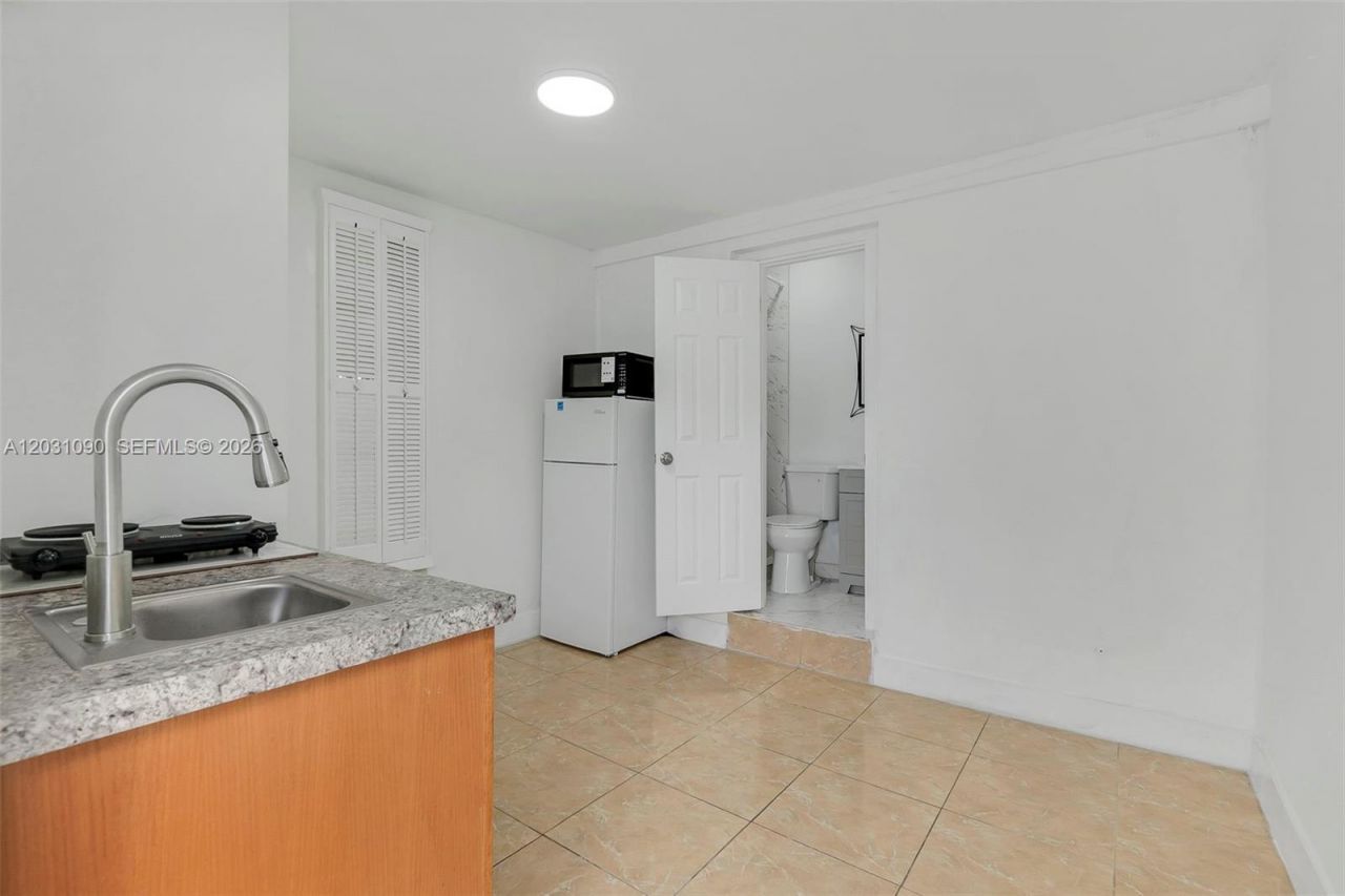 6101 SW 24th St , Unit 4, Miramar, FL 33023 Photo