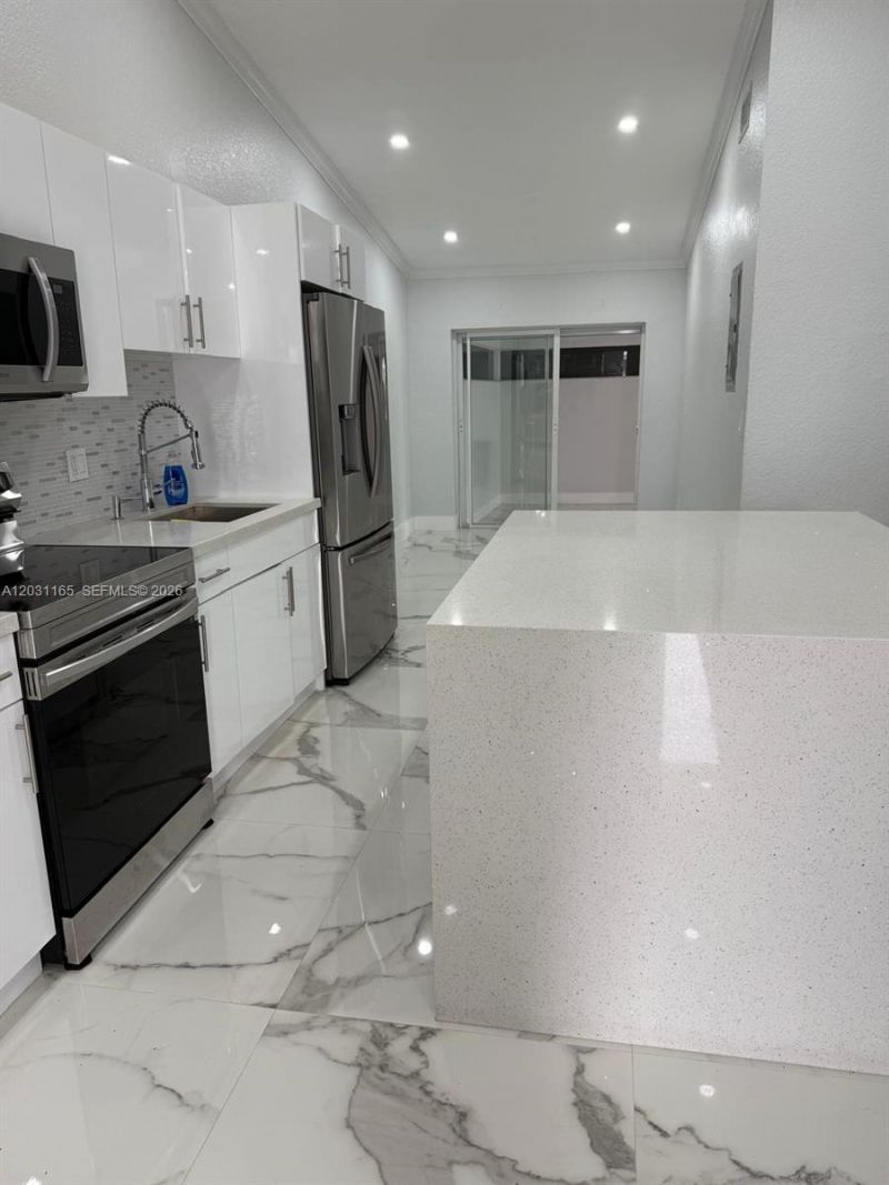 8738 NW 116 Ter , Hialeah Gardens, FL 33018 Photo