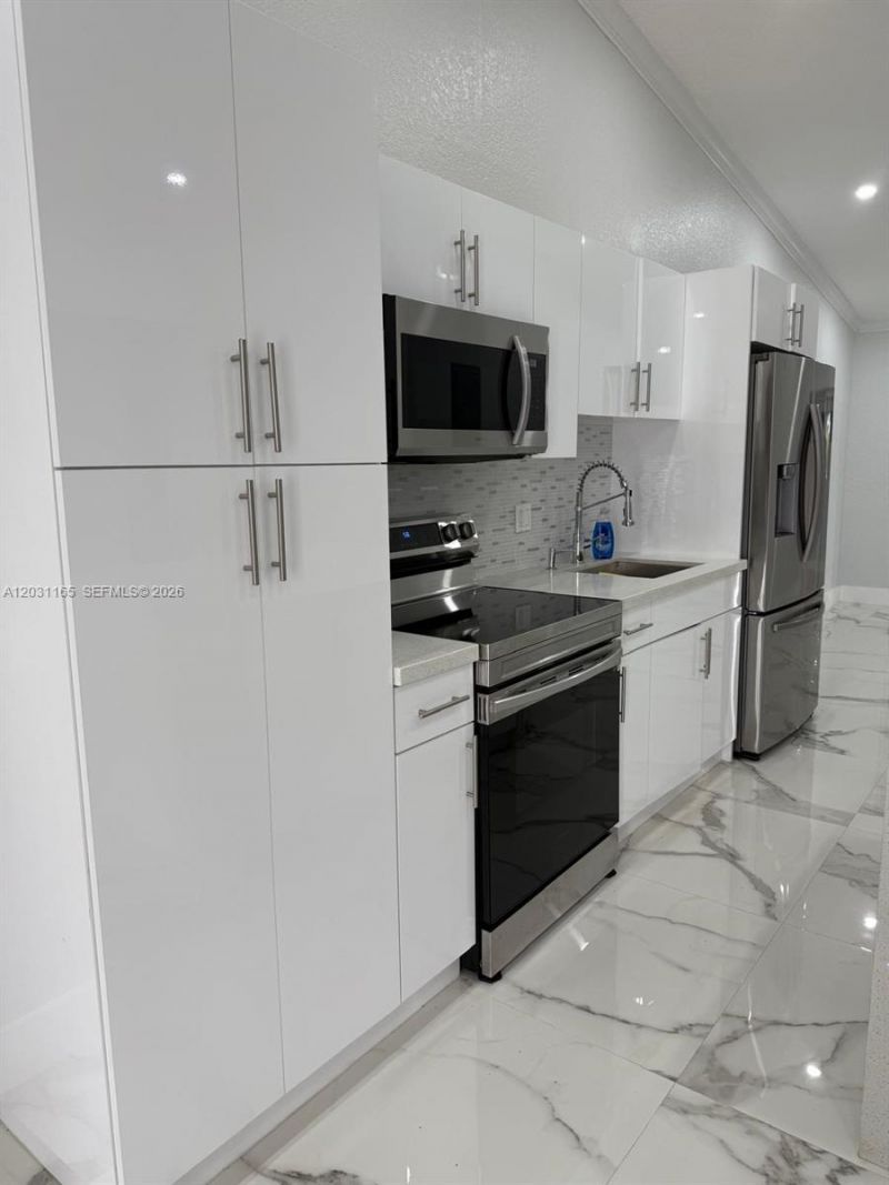 8738 NW 116 Ter , Hialeah Gardens, FL 33018 Photo