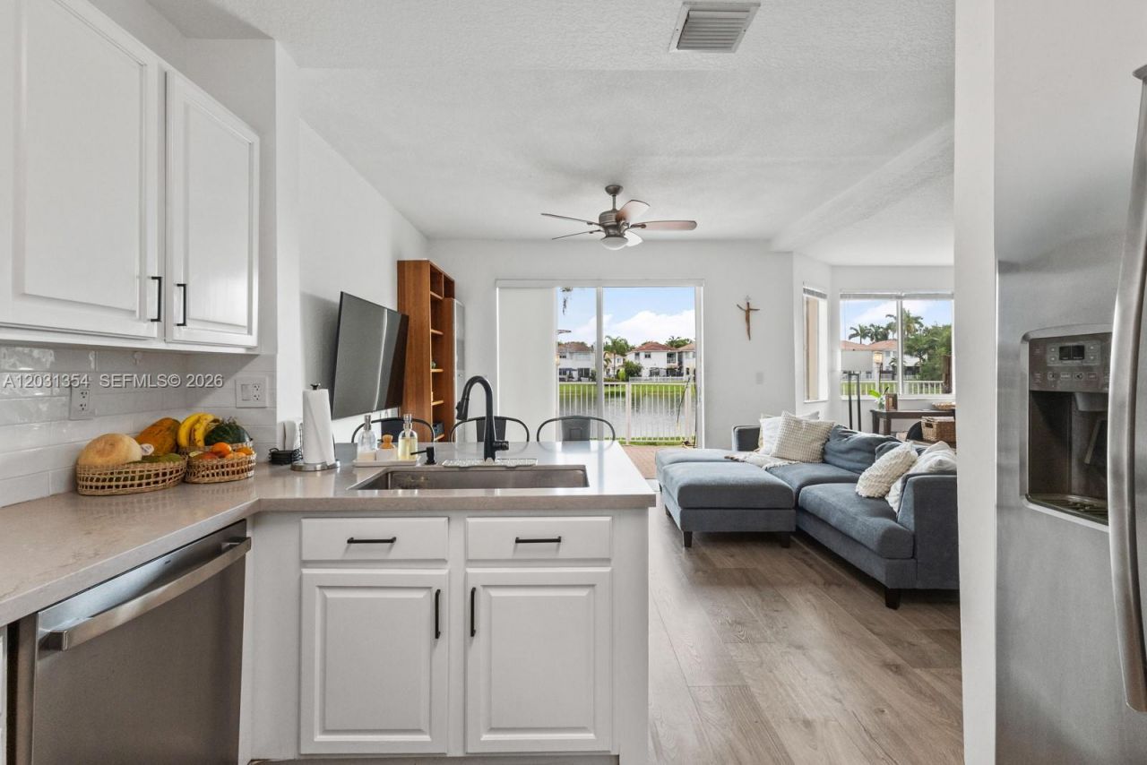 11431 NW 68th Ter , Doral, FL 33178 Photo
