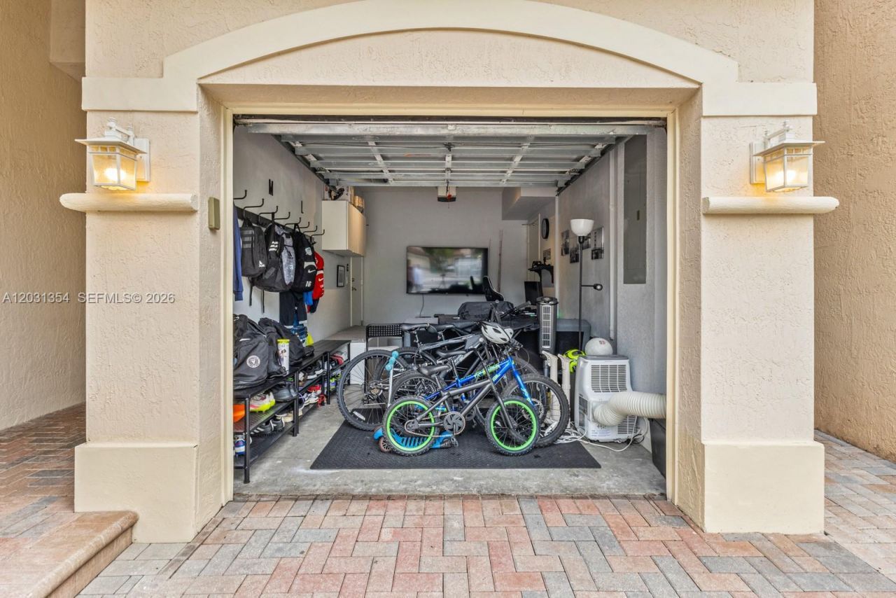 11431 NW 68th Ter , Doral, FL 33178 Photo