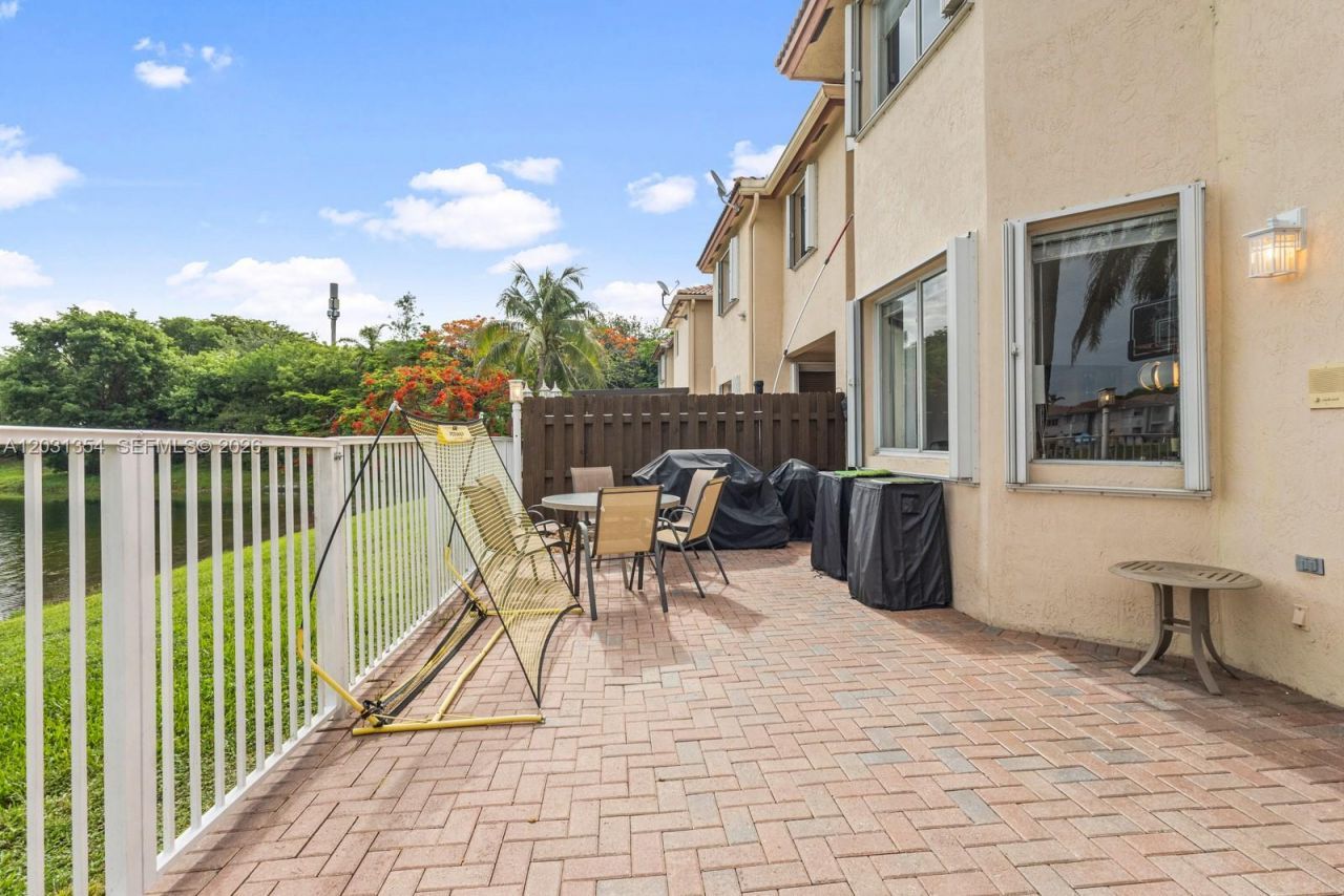 11431 NW 68th Ter , Doral, FL 33178 Photo