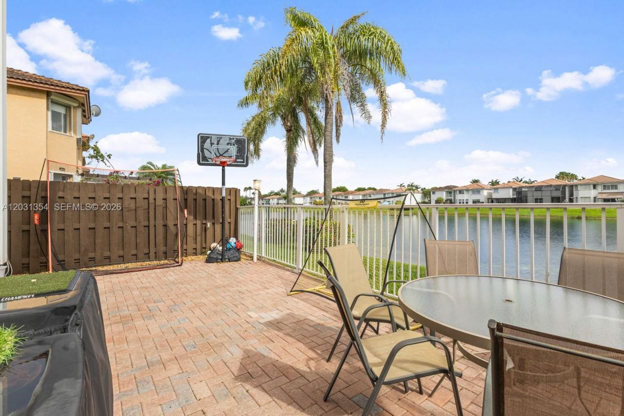 11431 NW 68th Ter , Doral, FL 33178 Photo