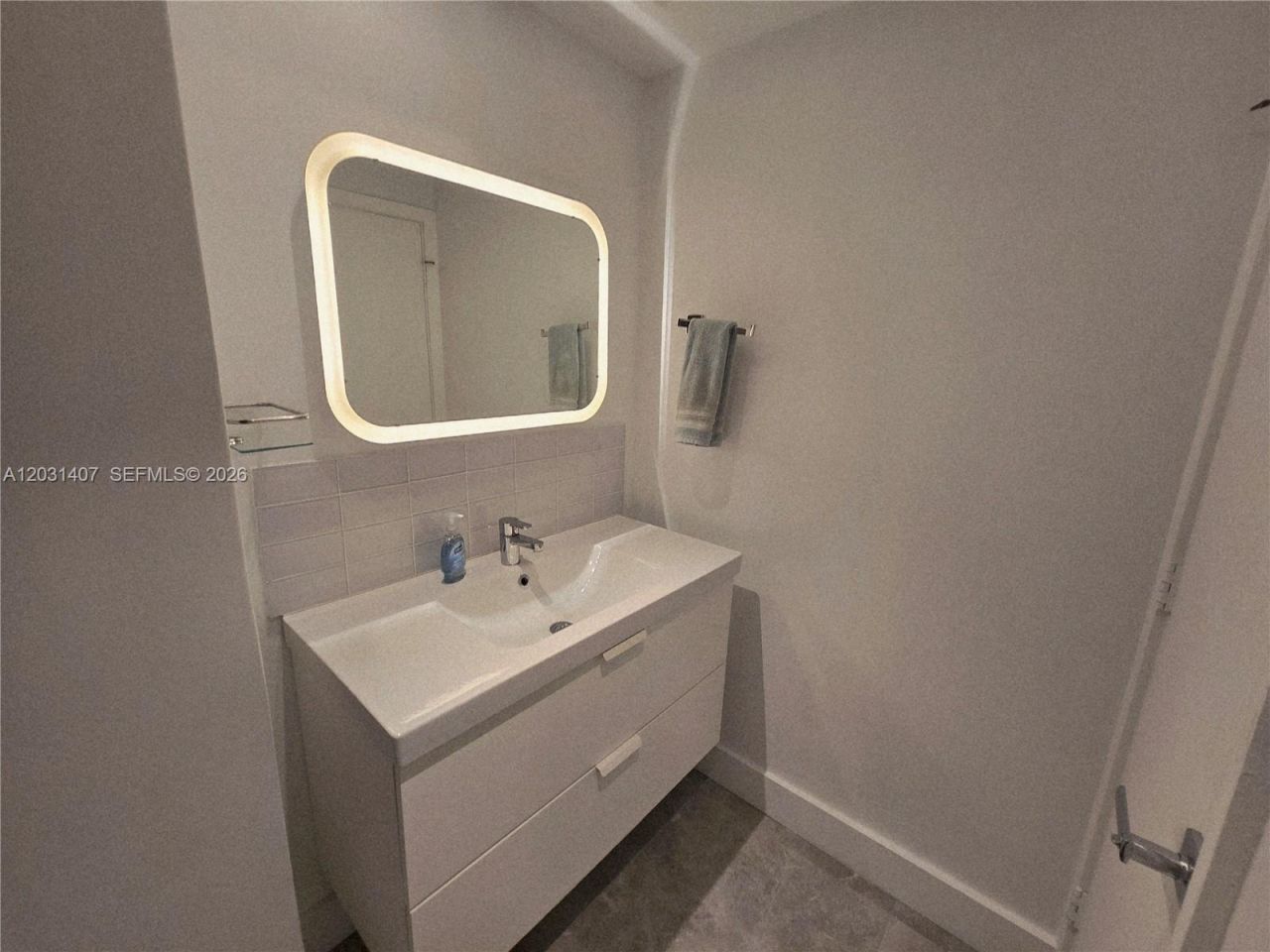 800 West Ave , Unit 618, Miami Beach, FL 33139 Photo