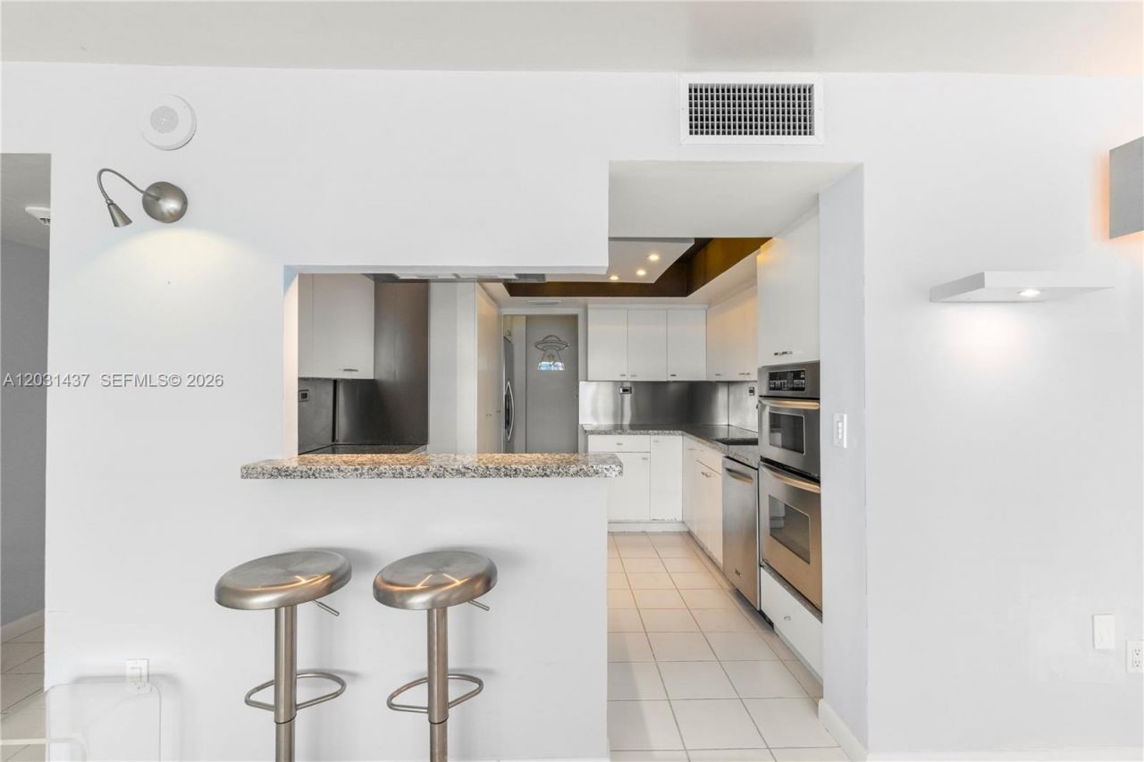 1420 Brickell Bay Dr , Unit 1405C, Miami, FL 33131 Photo