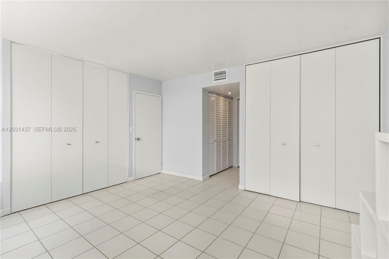 1420 Brickell Bay Dr , Unit 1405C, Miami, FL 33131 Photo