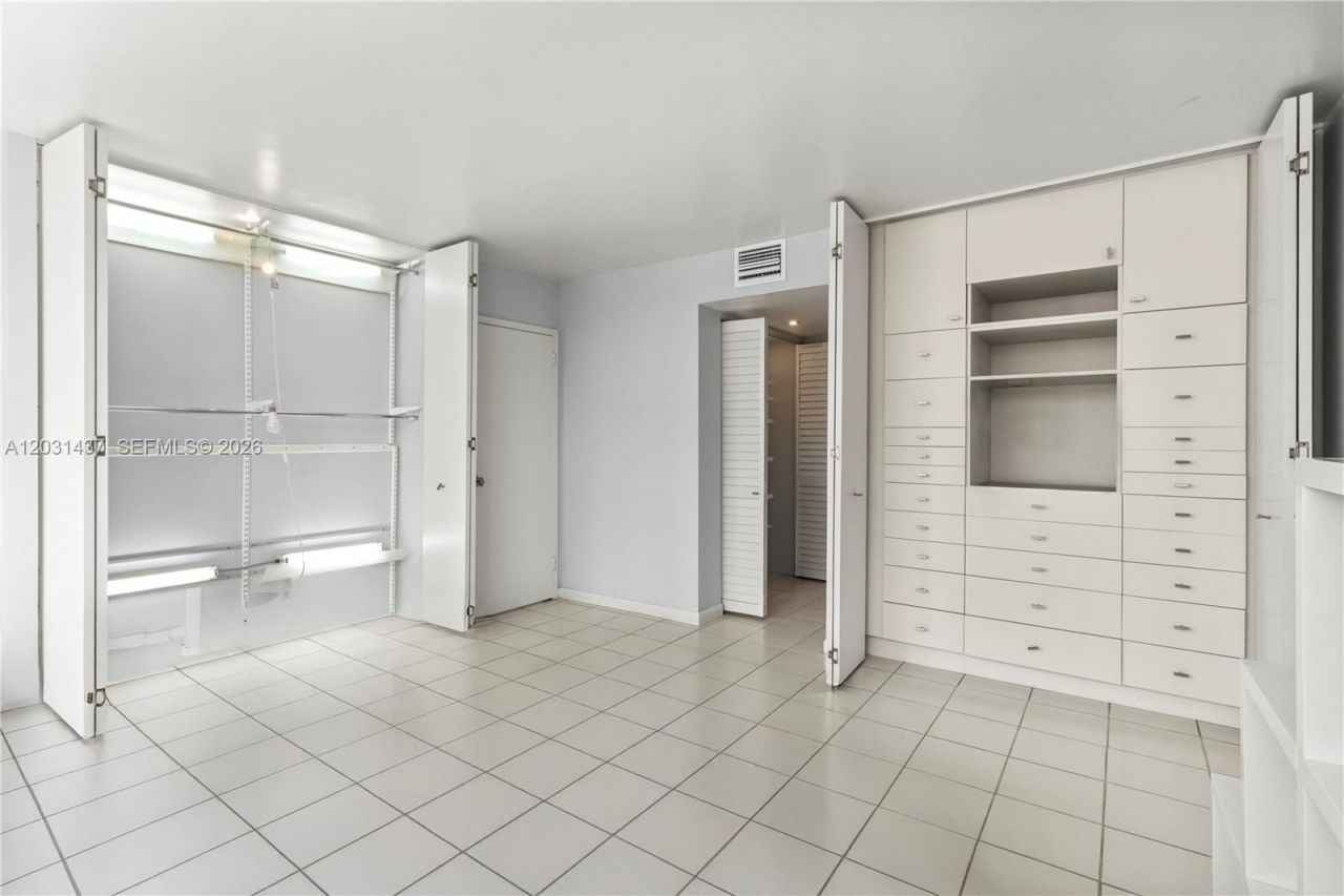 1420 Brickell Bay Dr , Unit 1405C, Miami, FL 33131 Photo