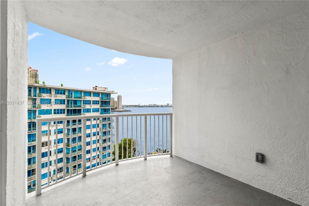 1420 Brickell Bay Dr , Unit 1405C, Miami, FL 33131 Photo