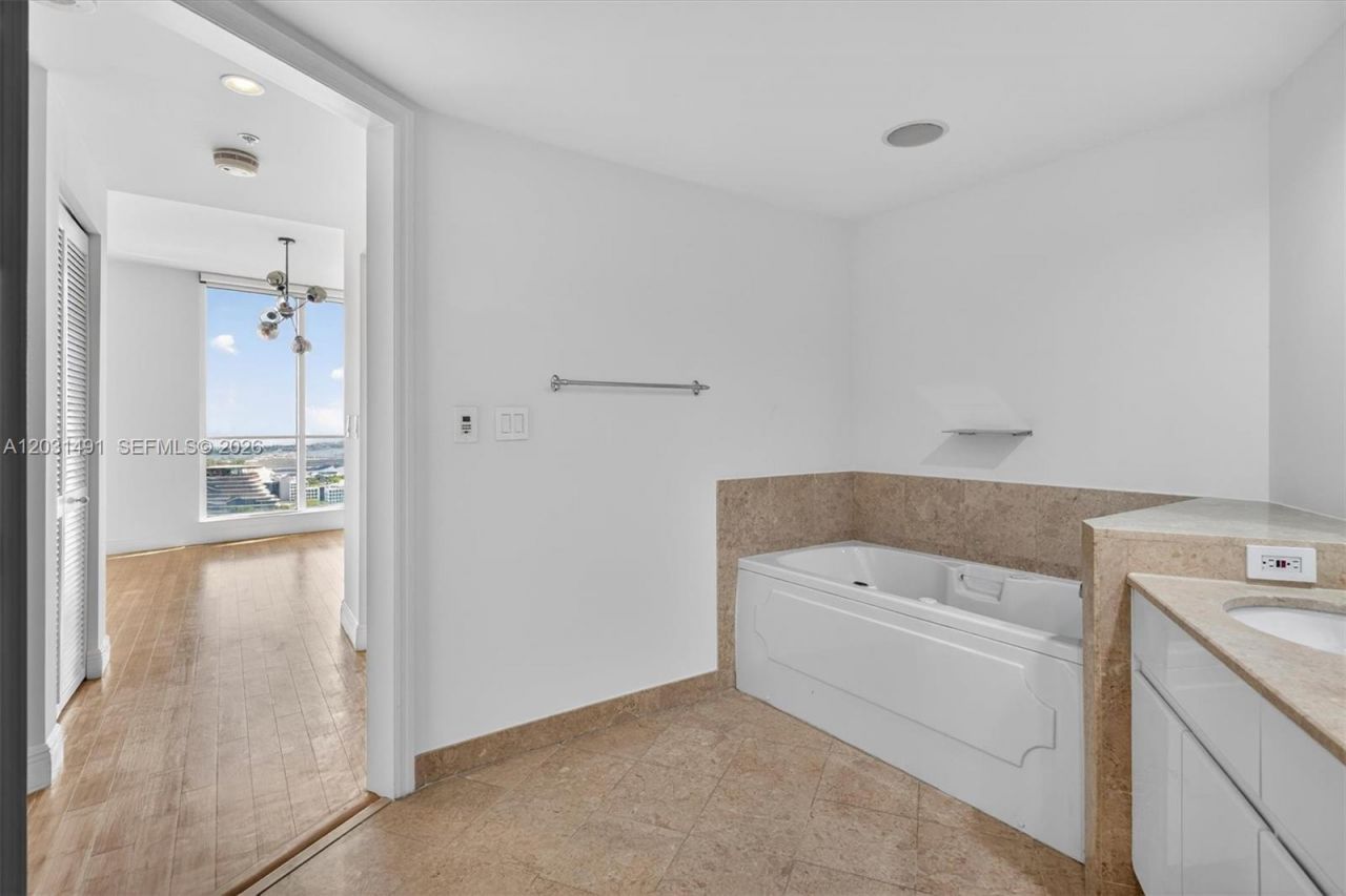848 Brickell Key Dr , Unit 3402, Miami, FL 33131 Photo