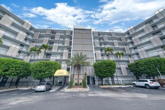 20400 Country Club Dr , Unit 203, Aventura, FL 33180 Photo
