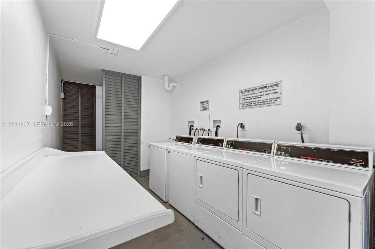 20400 Country Club Dr , Unit 203, Aventura, FL 33180 Photo