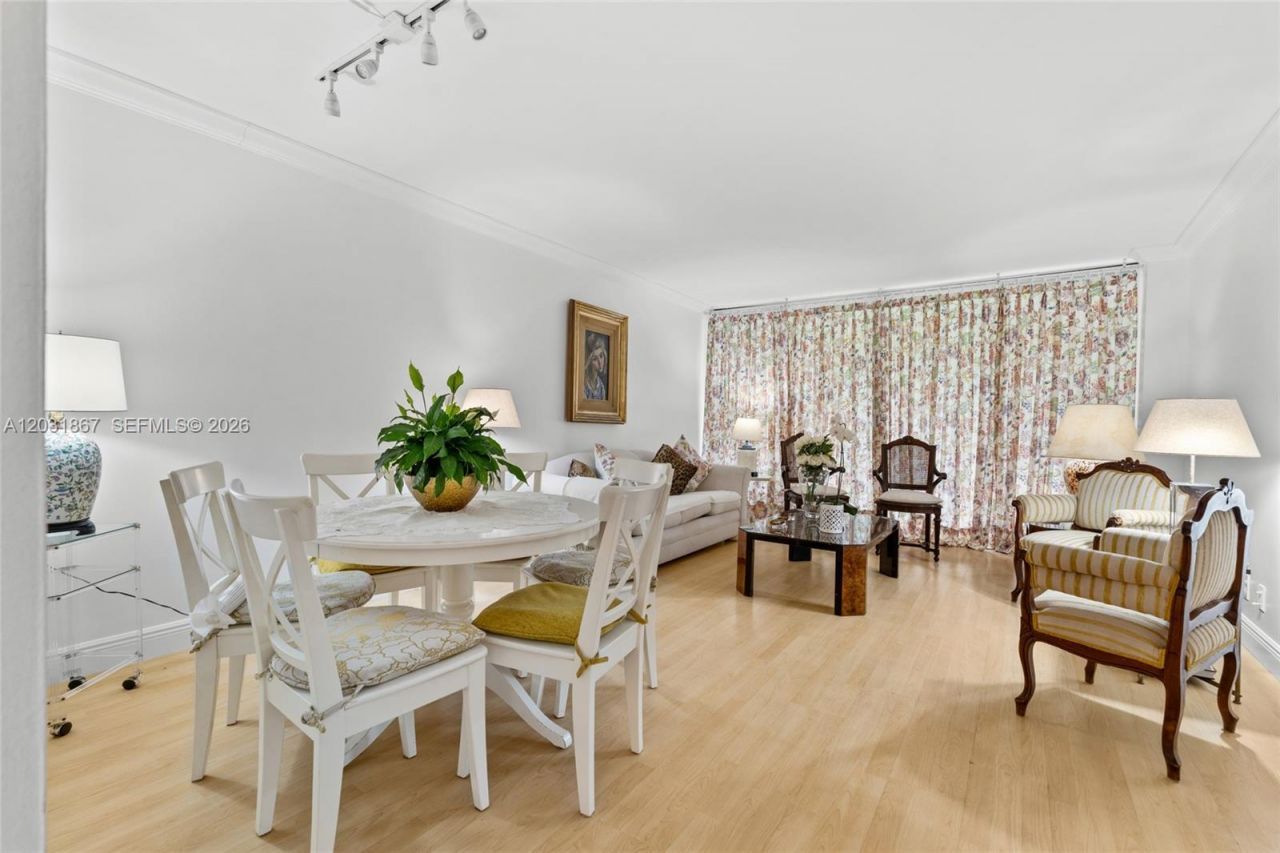20400 Country Club Dr , Unit 203, Aventura, FL 33180 Photo