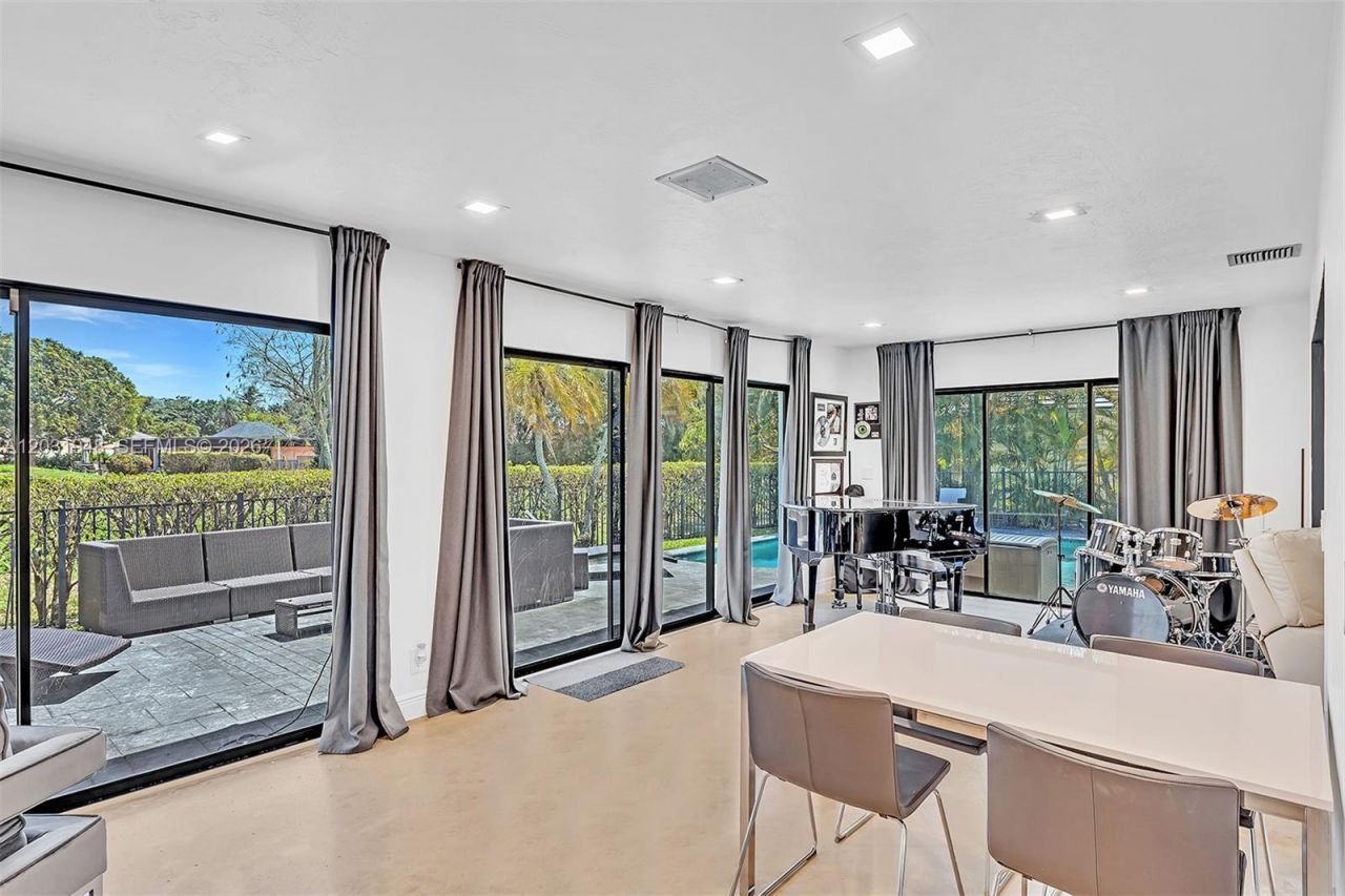 5602 S Travelers Palm Ln , Tamarac, FL 33319 Photo