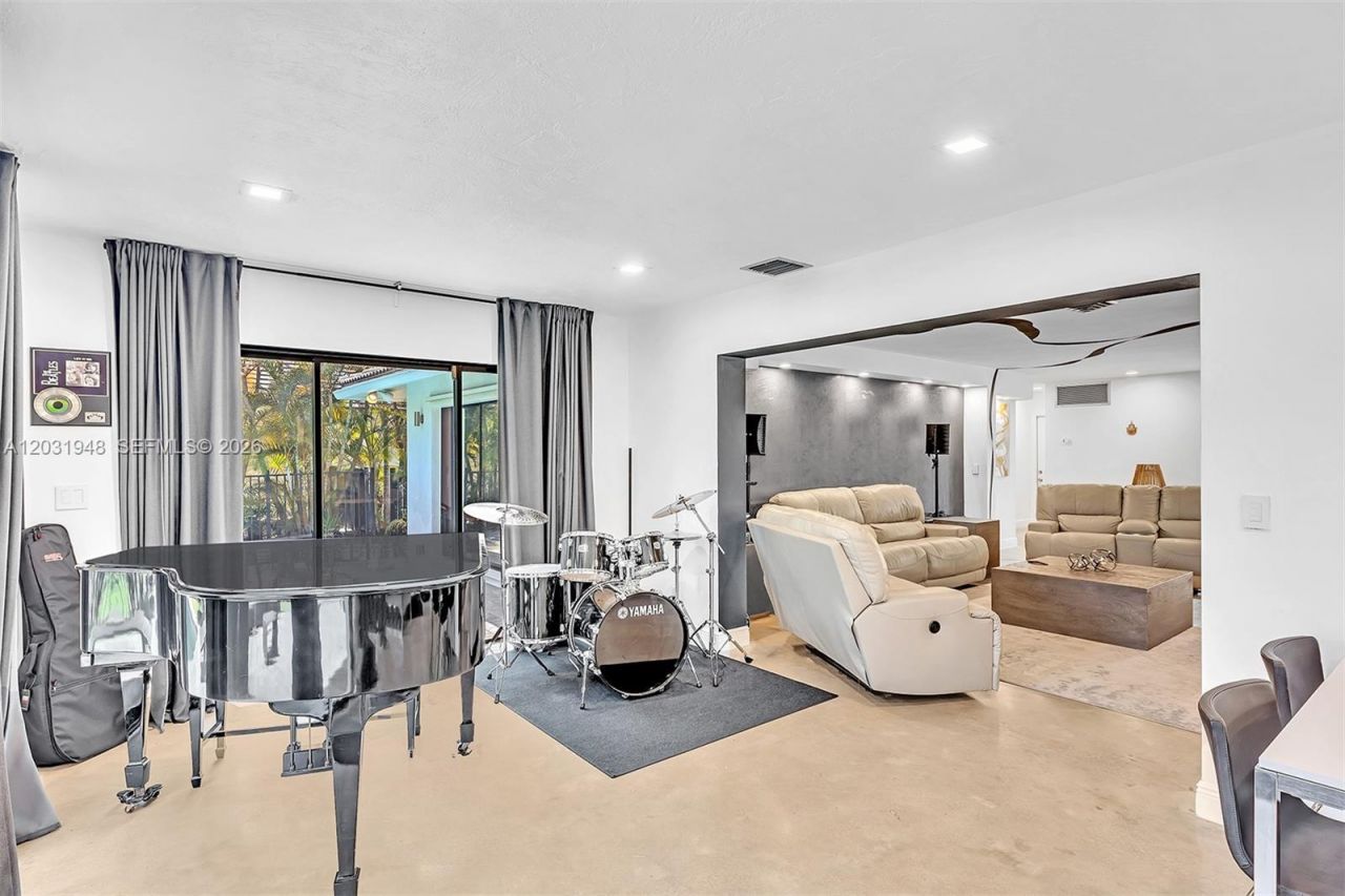 5602 S Travelers Palm Ln , Tamarac, FL 33319 Photo