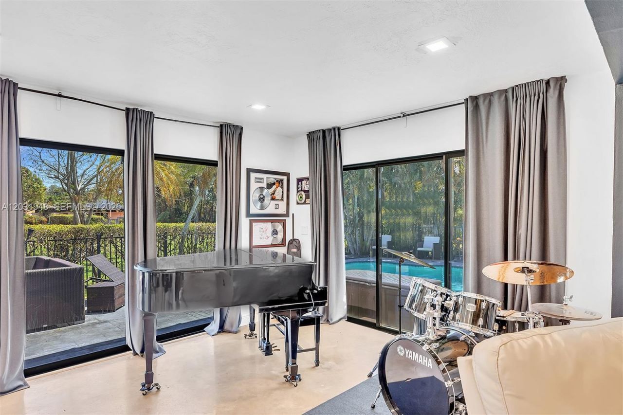 5602 S Travelers Palm Ln , Tamarac, FL 33319 Photo